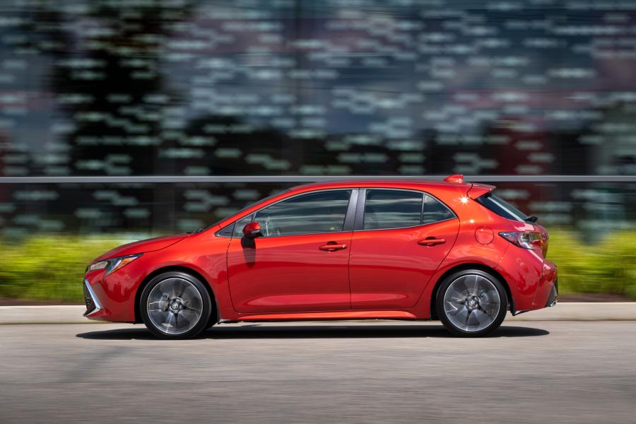  Toyota Corolla XSE Hatchback 2018 года  (NA) (фото 82 из 88)